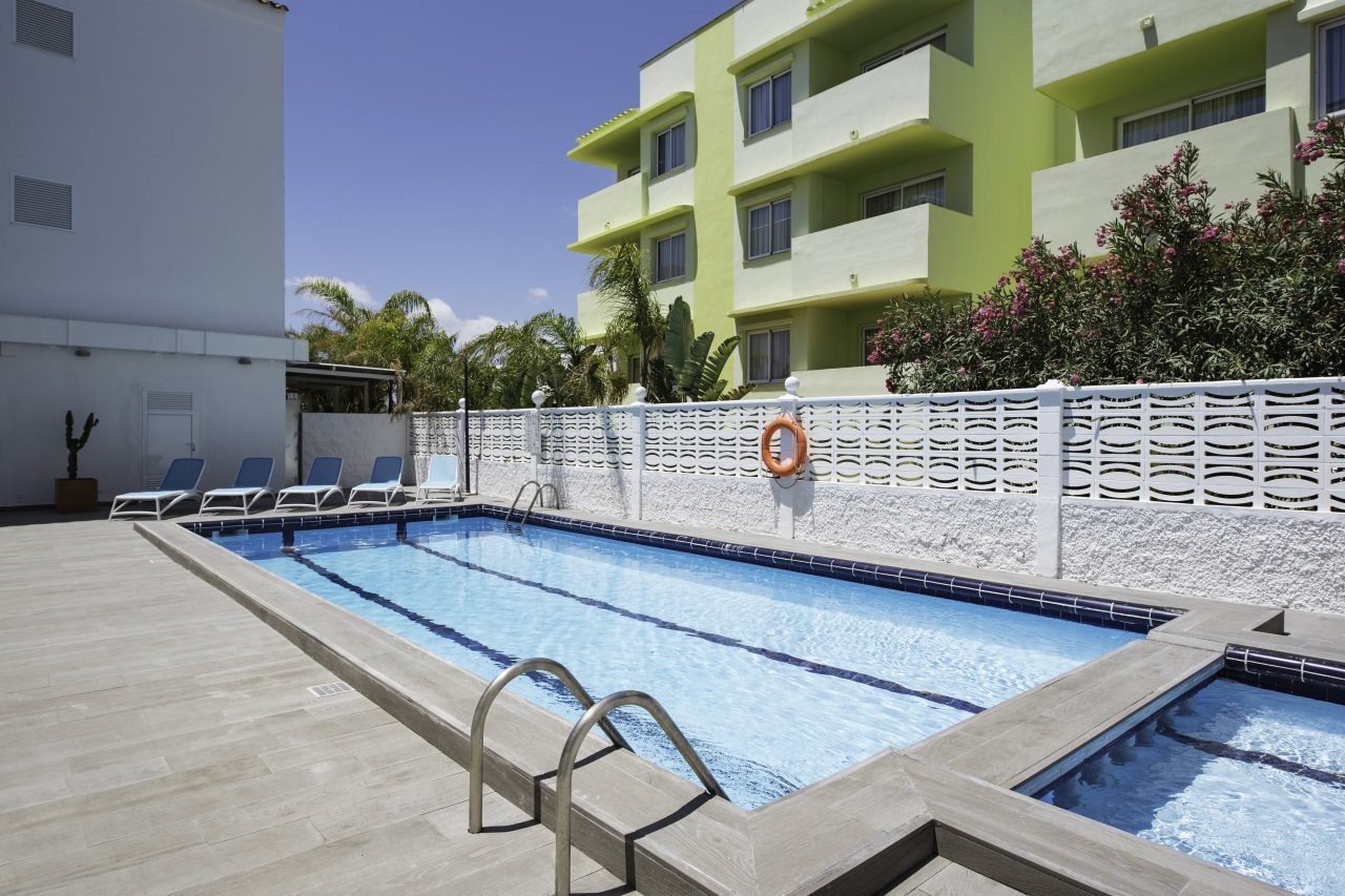 Aparthotel Vibra Mogambo Playa d'en Bossa 3 sterren