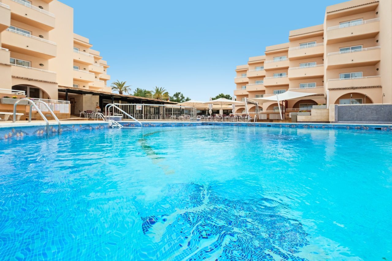 Akeah Rosamar Ibiza Cala de Bou 3 sterren